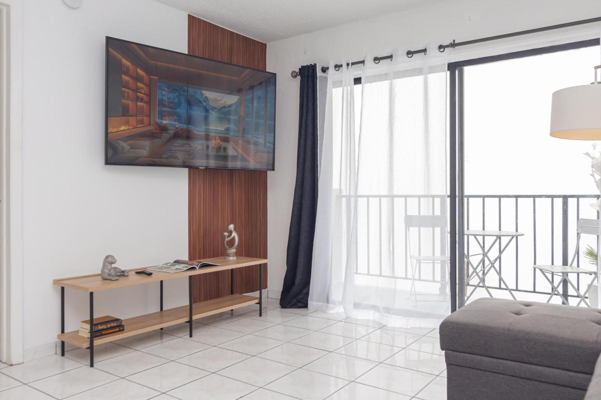 One Bedroom Apartment - With Parking & Balcony - Heart Of Wynwood Майами Экстерьер фото